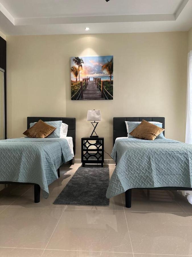 Casa Bella Vista @ Pyramid Point Villa Ocho Rios Bagian luar foto